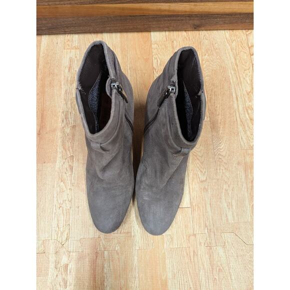 Aquatalia Grey Suede Ankle Booties with buckle accent Made in Italy Women 7.5 - Picture 5 of 9